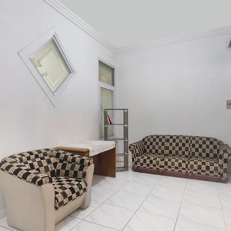 Oyo Life 3055 Rumah Enin